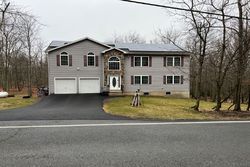  Applewood Dr, Swiftwater PA