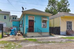 Pre-foreclosure in  N ROMAN ST New Orleans, LA 70116