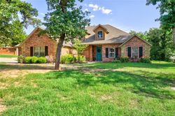 Pre-foreclosure in  RIVERWOOD LN Edmond, OK 73034