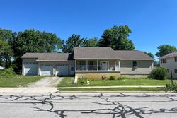 Pre-foreclosure in  SPRINGFIELD DR Holland, OH 43528