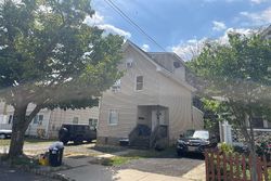 Pre-foreclosure in  LINDEN AVE Bound Brook, NJ 08805