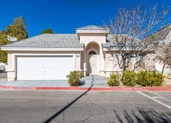 Pre-foreclosure in  WHISTLING SWAN WAY Las Vegas, NV 89118