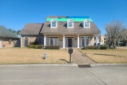 Pre-foreclosure in  GAINSWOOD DR E Marrero, LA 70072