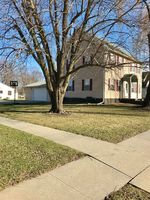 Pre-foreclosure Listing in EASTERN AVE MARENGO, IA 52301