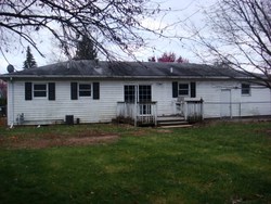 Pre-foreclosure in  MARKLE AVE Elkhart, IN 46517