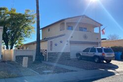 Pre-foreclosure in  E WAHALLA LN Phoenix, AZ 85024