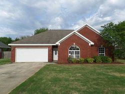 Pre-foreclosure in  NICOLE LN Muscle Shoals, AL 35661