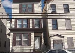 Pre-foreclosure in  HIGHLAND AVE Newark, NJ 07104