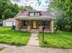 Pre-foreclosure Listing in S HILL ST WEST PLAINS, MO 65775