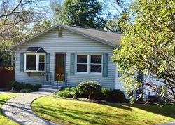 Pre-foreclosure in  MEADOW AVE Washingtonville, NY 10992