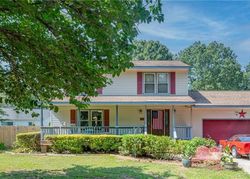 Pre-foreclosure Listing in CHRISTOPHER NEWPORT AVE GLOUCESTER POINT, VA 23062