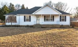 Pre-foreclosure in  APPLEWOOD LN Murfreesboro, TN 37127