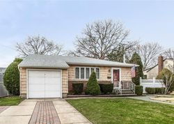 Pre-foreclosure in  LITTLE WHALENECK RD Merrick, NY 11566