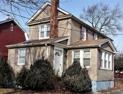 Pre-foreclosure in  PERSHING AVE Valley Stream, NY 11581