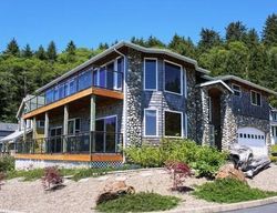 Pre-foreclosure in  NE SEA STAR DR Depoe Bay, OR 97341