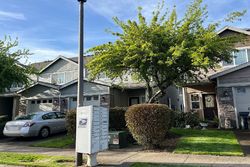 Pre-foreclosure in  SW TANOAK LN Tualatin, OR 97062