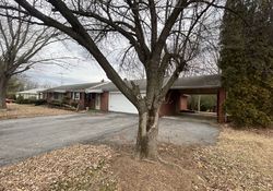 Pre-foreclosure Listing in MERCERSBURG RD GREENCASTLE, PA 17225