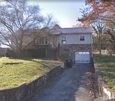 Pre-foreclosure in  CLOSE RD Chattanooga, TN 37412