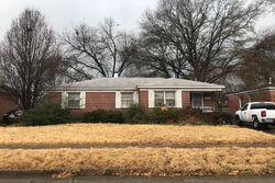 Pre-foreclosure in  IVY RD Memphis, TN 38117