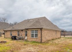 Pre-foreclosure in  REDBERRY DR Horn Lake, MS 38637