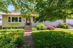 Pre-foreclosure in  TRINITY AVE Worcester, MA 01605