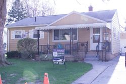 Pre-foreclosure in  ALMON AVE Toledo, OH 43614