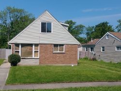 Pre-foreclosure in  WOLCOTT AVE Markham, IL 60428