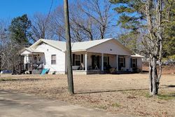 Pre-foreclosure in  WOODS RD Jasper, AL 35503