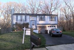 Pre-foreclosure in  RIPPLED CREEK CT Springfield, VA 22153