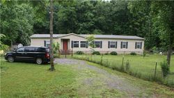 Pre-foreclosure in  LEE HOLLOW RD Indian Mound, TN 37079