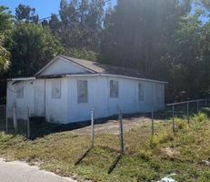 Pre-foreclosure in  MCCRAY CT Fort Pierce, FL 34950