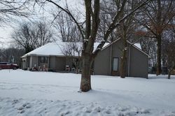 Pre-foreclosure Listing in WOODSPOINTE DR SW BYRON CENTER, MI 49315