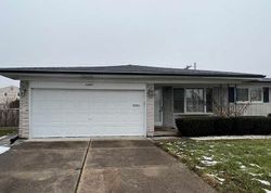Pre-foreclosure in  CAMPUS DR Sterling Heights, MI 48312