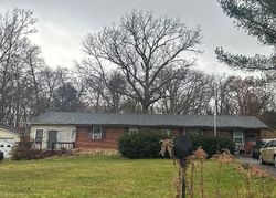 Pre-foreclosure in  DOGWOOD DR Radcliff, KY 40160