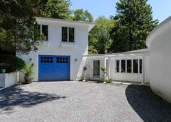 Pre-foreclosure in  TIFFANY RD Oyster Bay, NY 11771