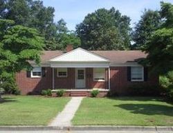 Pre-foreclosure Listing in MERIWETHER LN KINSTON, NC 28501