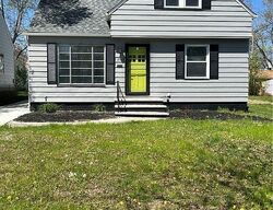 Pre-foreclosure in  ROCKSIDE RD Maple Heights, OH 44137