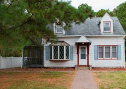 Pre-foreclosure Listing in S SOMERSET AVE CRISFIELD, MD 21817