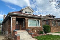 Pre-foreclosure in  S DANTE AVE Chicago, IL 60619