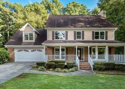 Pre-foreclosure in  TREE VIEW DR Snellville, GA 30078