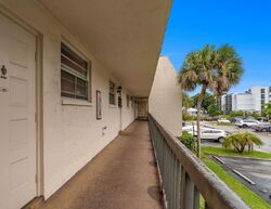 Pre-foreclosure in  NW 17TH ST  Fort Lauderdale, FL 33313