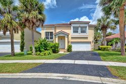 Pre-foreclosure in  GABLES BLVD Fort Lauderdale, FL 33326