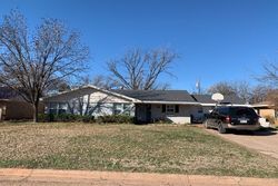 Pre-foreclosure in  GLENWOOD DR Abilene, TX 79605