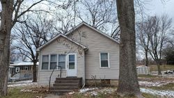 Pre-foreclosure in  4TH ST Buffalo, IA 52728
