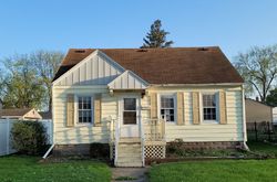 Pre-foreclosure in  W RUSHOLME ST Davenport, IA 52804