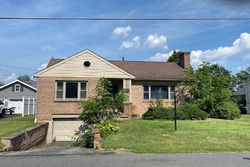 Pre-foreclosure in  KEPPEL AVE Reading, PA 19609