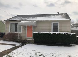 Pre-foreclosure in  W HUBERT AVE Lancaster, OH 43130