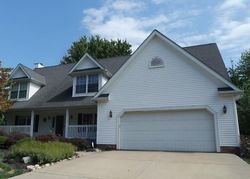 Pre-foreclosure in  GLENBURY LN Willoughby, OH 44094