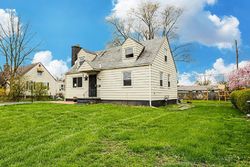 Pre-foreclosure in  BUENA VISTA AVE Columbus, OH 43228