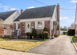 Pre-foreclosure in  BRYANT AVE New Hyde Park, NY 11040